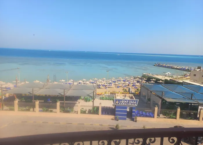 Апартаменты على البحر مباشرا 2 *